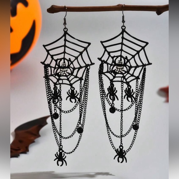 🕸️🕷️Rhinestone Inlaid Spider Web Tassel Earrings🕷️🕸️ - Picture 1 of 5